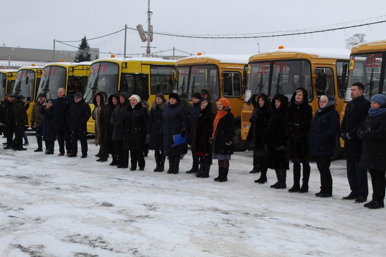 Новые школьные автобусы для Карелии