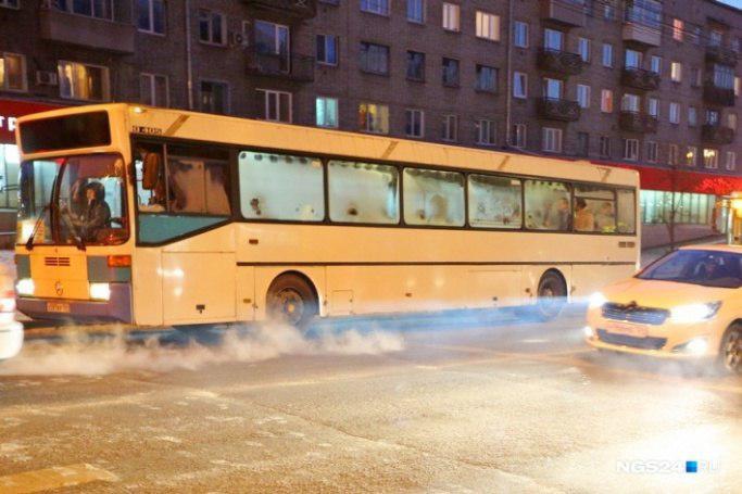 Красноярских перевозчиков оштрафовали за слишком дымящие автобусы